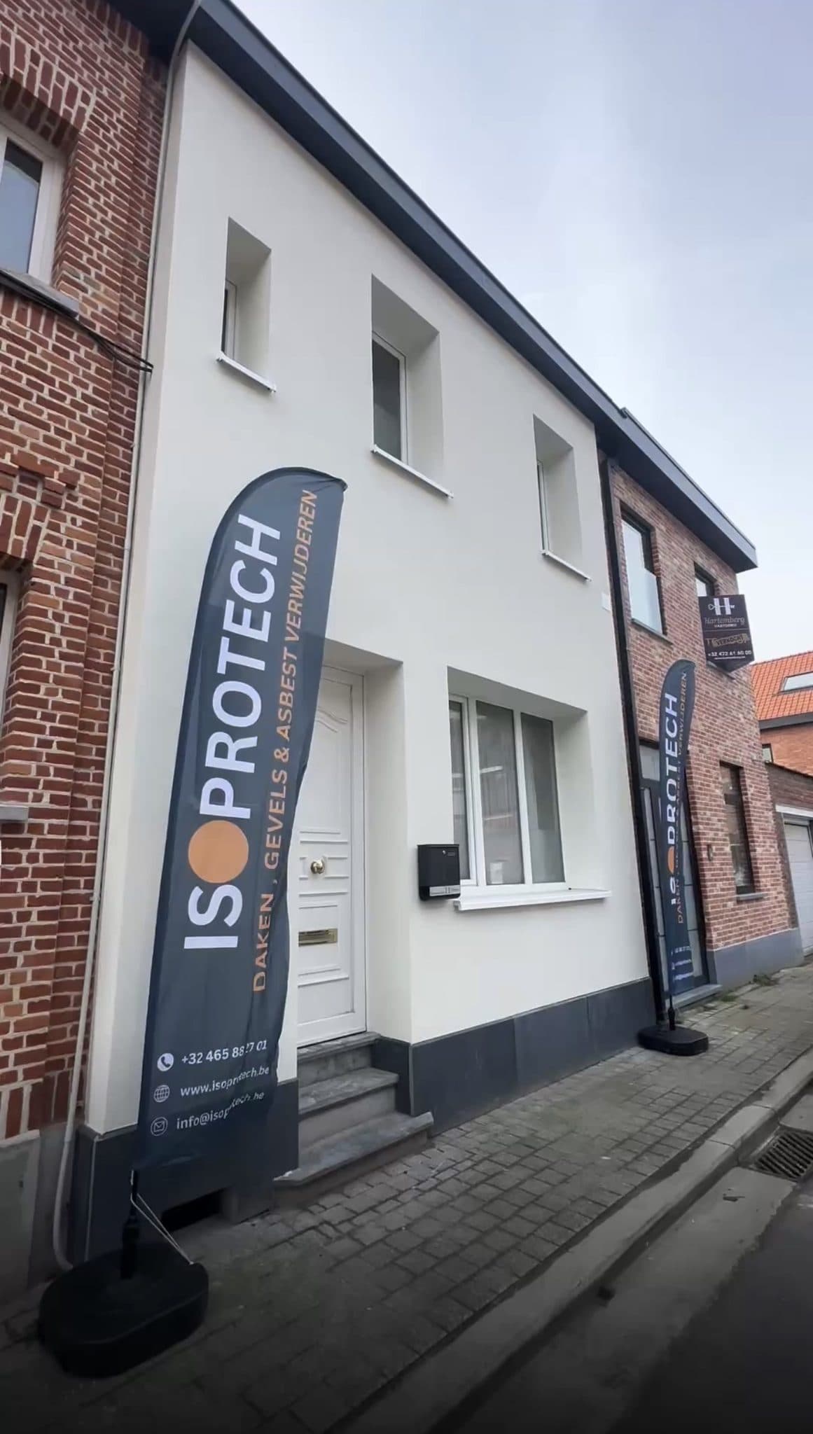 Crepi detail — strakke witte afwerking met ISOPROTECH