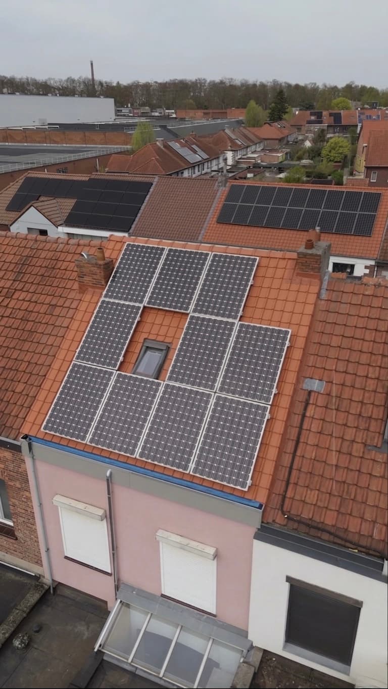 Hellend dak Edegem na renovatie — tweede hoek na renovatie